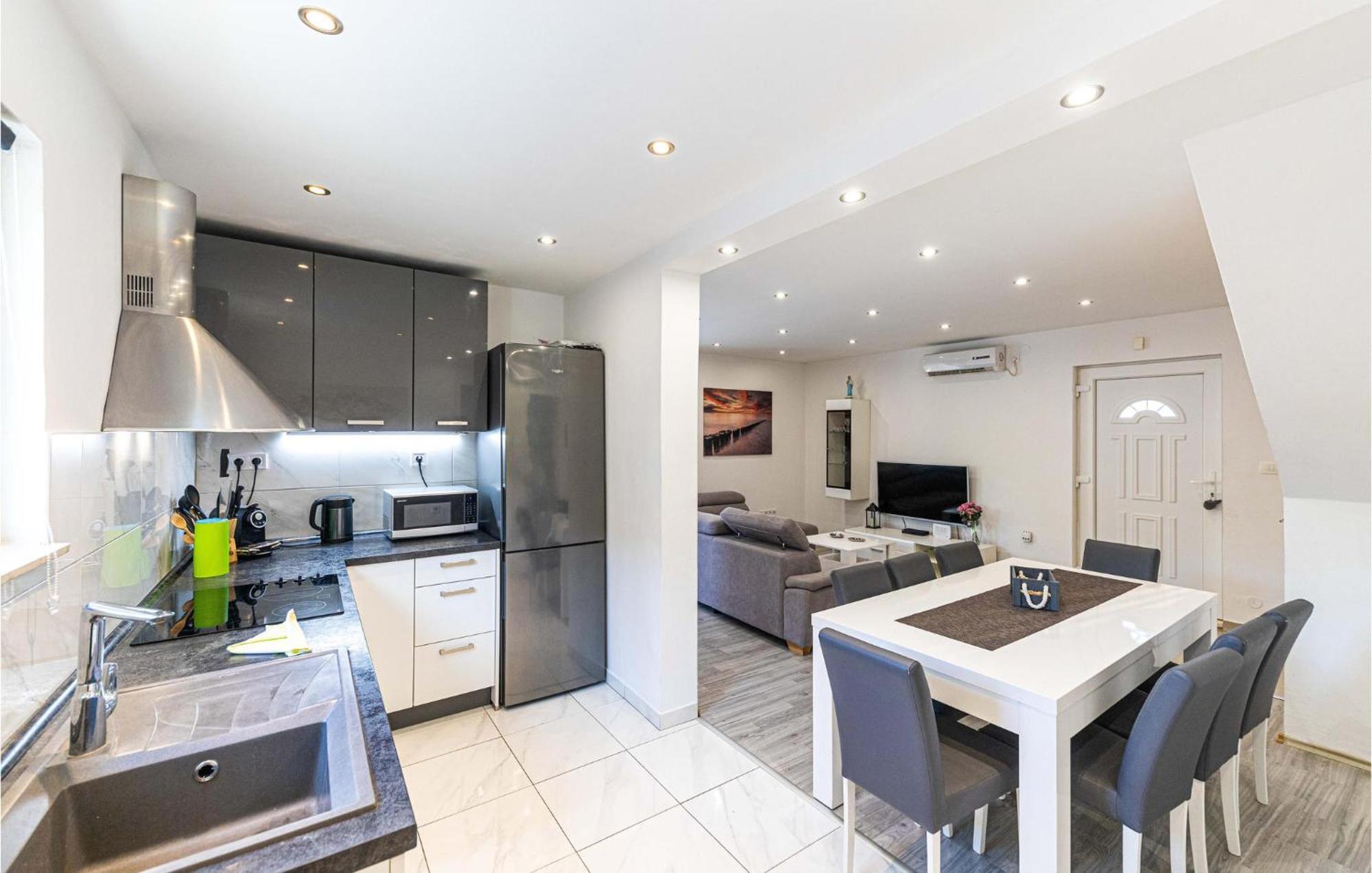 Stunning Home In Marina With Heated Swimming Pool Dış mekan fotoğraf
